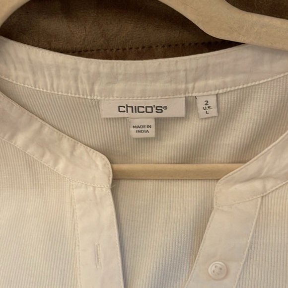 Never worn Chicos Blouse with Appliqué - Picture 3 of 3